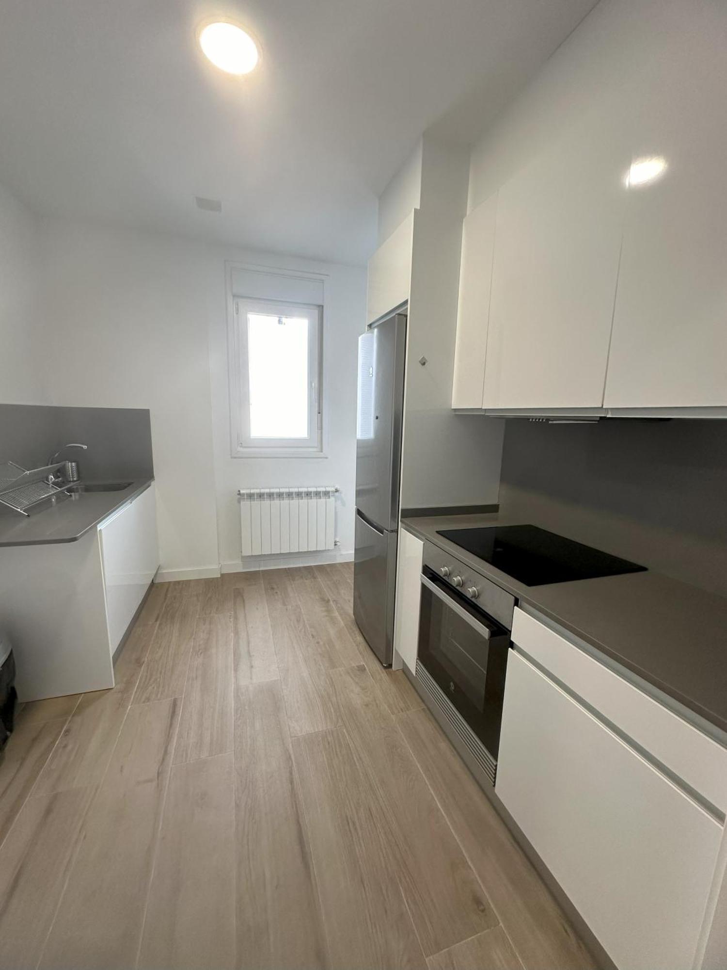 Apartamento Edificio Brion 1º Derecha *